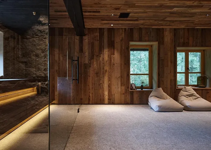 Enhotel זקופאנה